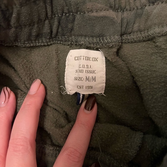 Cotton On camo joggers - size Medium - Picture 2 of 2